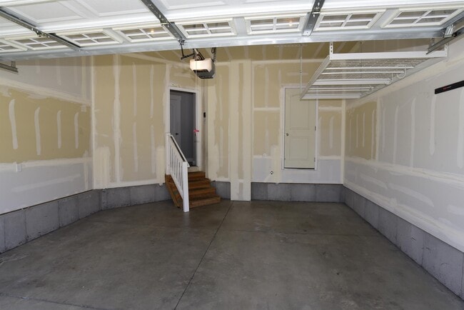 Building Photo - 15355 Tarawa Dr
