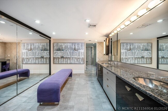 Building Photo - 3115 S Ocean Blvd