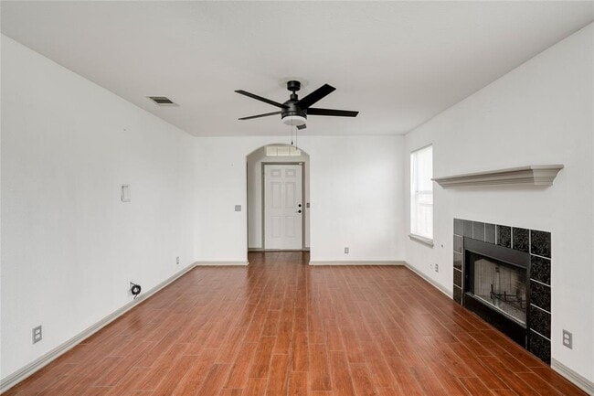 Building Photo - 348 Spillway Dr