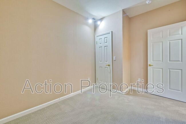 Building Photo - 2255 Showers Dr