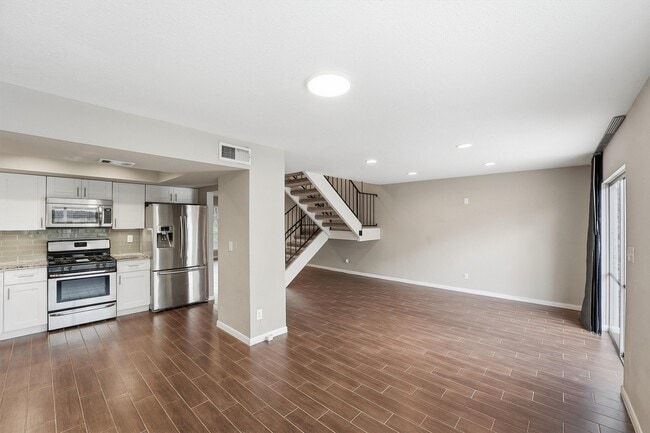 Building Photo - 2325 Triway Ln