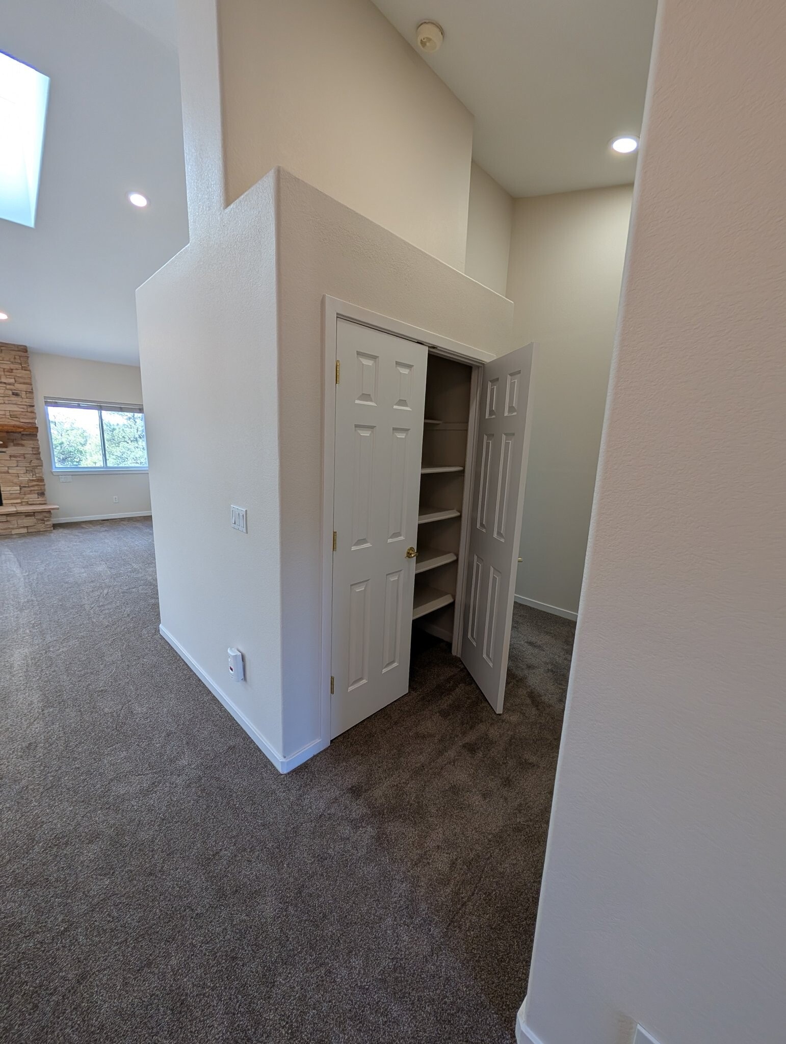 Building Photo - 5995 Burgess Rd