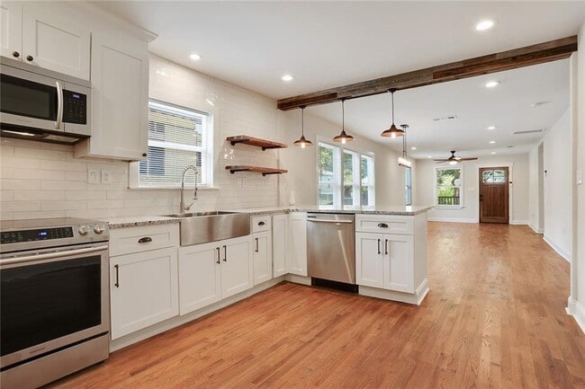 Building Photo - 1060 Regent St SW