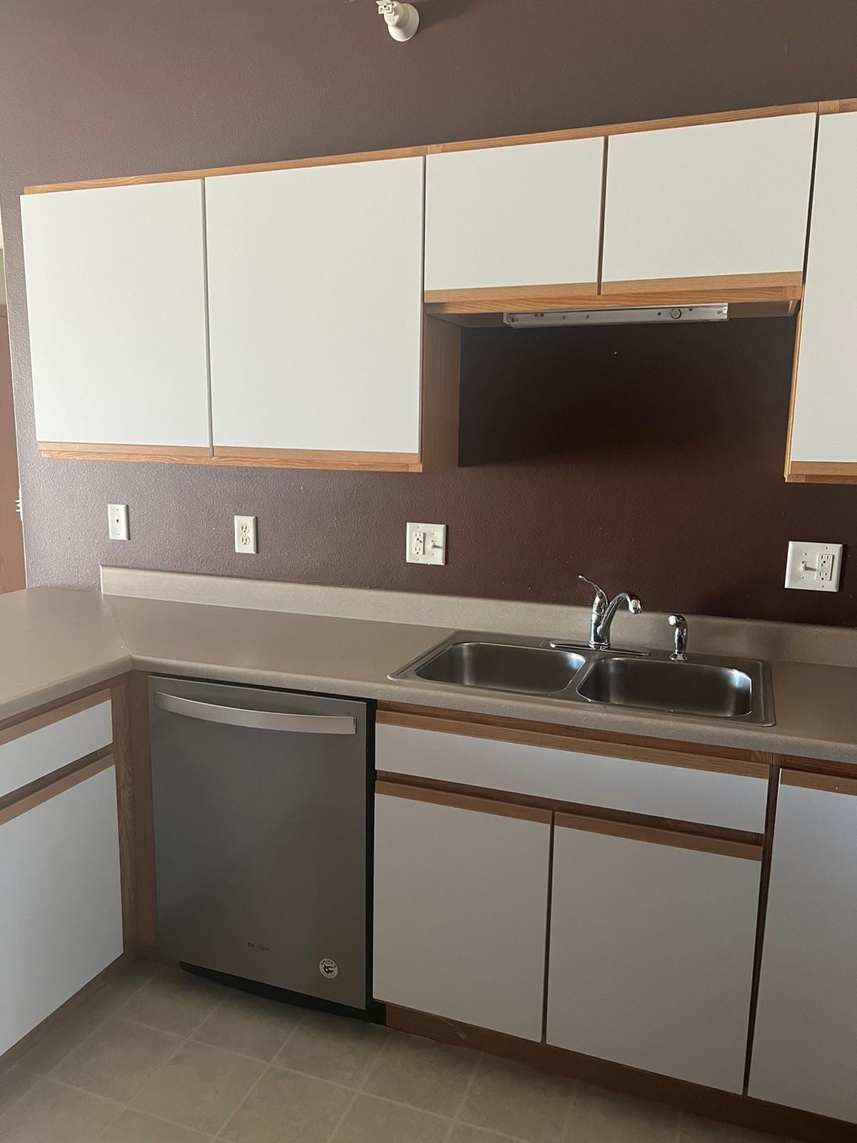 Building Photo - 30 Zeller Ct