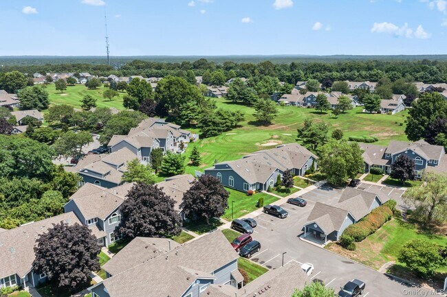 Building Photo - 868 Birchwood Park Dr