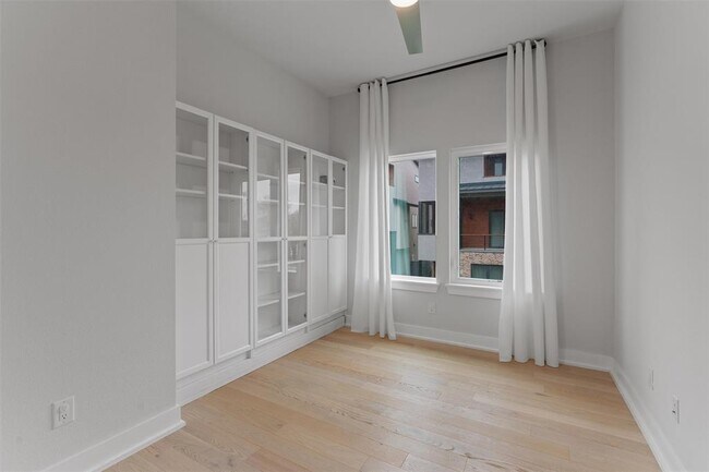 Building Photo - 5002 Pecan Springs Rd