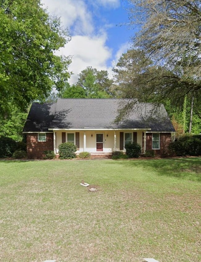 Building Photo - Home for Rent in Lake Forest in Millbrook