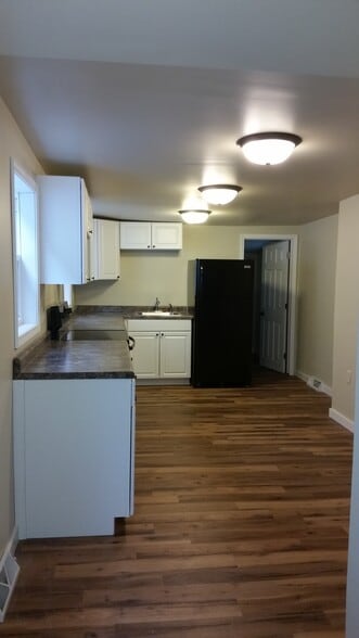 Kitchen - 206 West Bluff Street