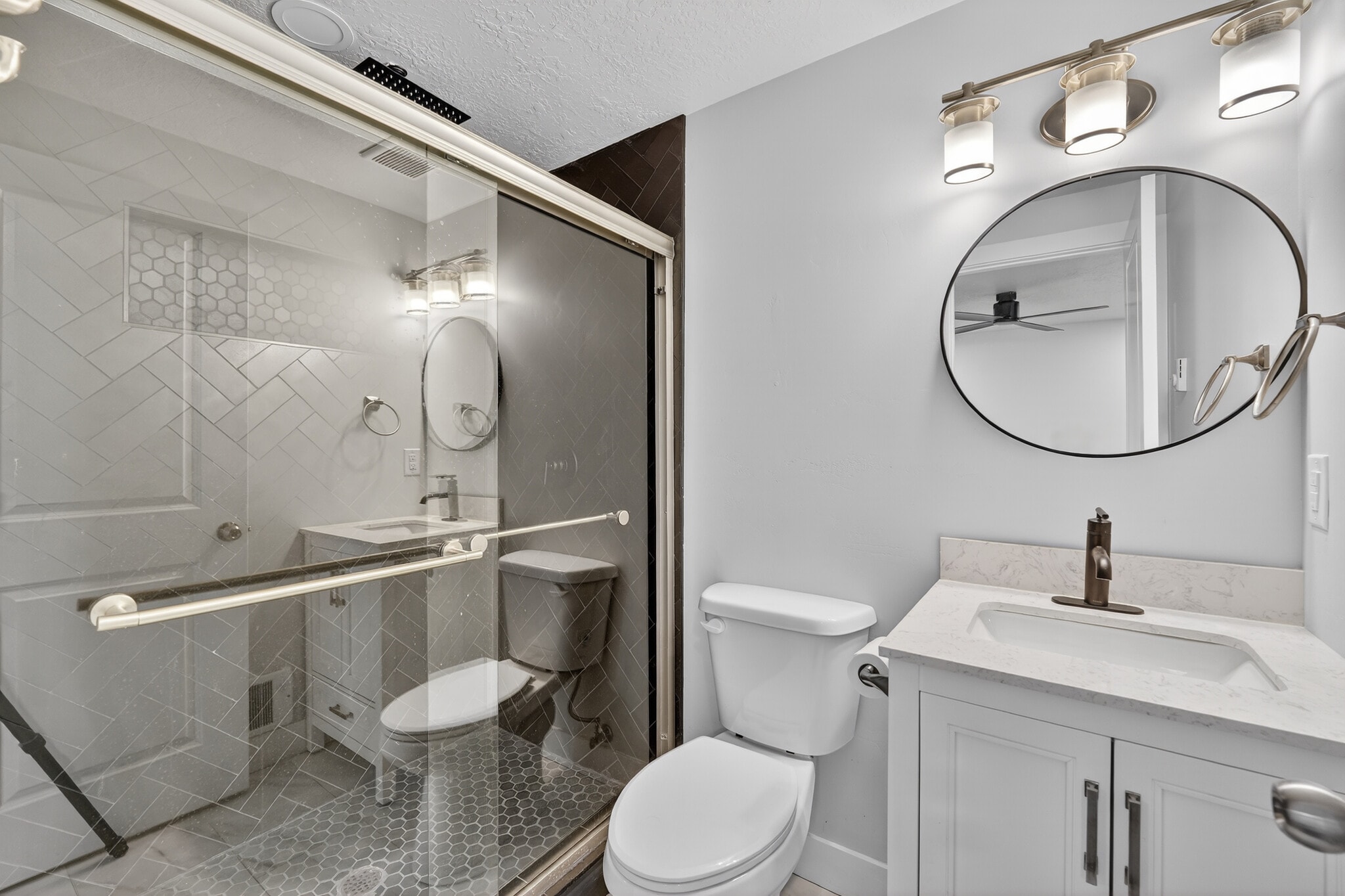 Building Photo - 3364 E Bluewater