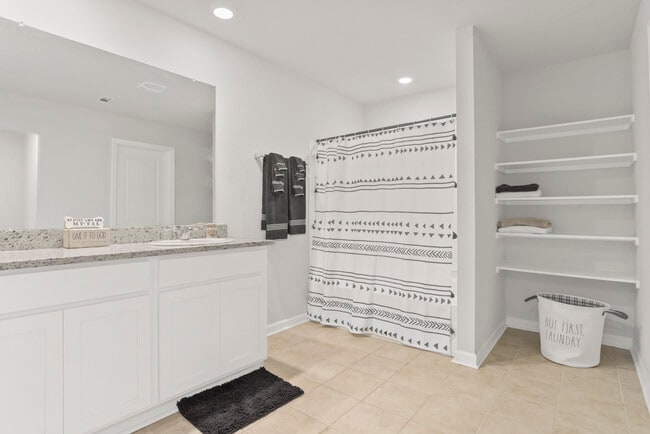 Building Photo - 772 Gold Finch Way