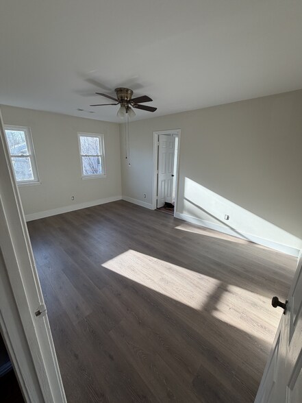 Building Photo - 3155 Cape Cir