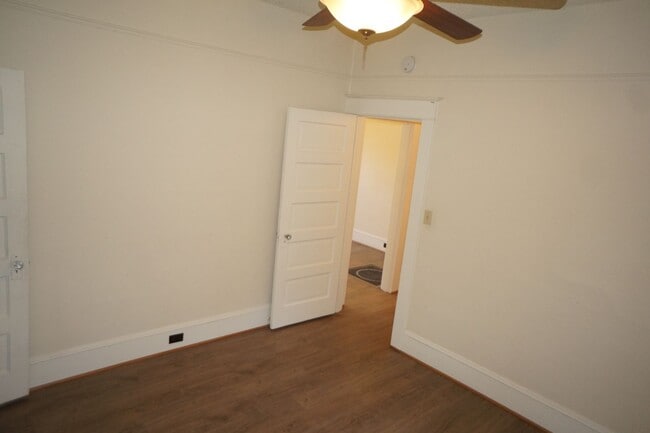 Building Photo - Beautiful 3 bedroom 1 bathroom NE Bungalow "Sabin area"