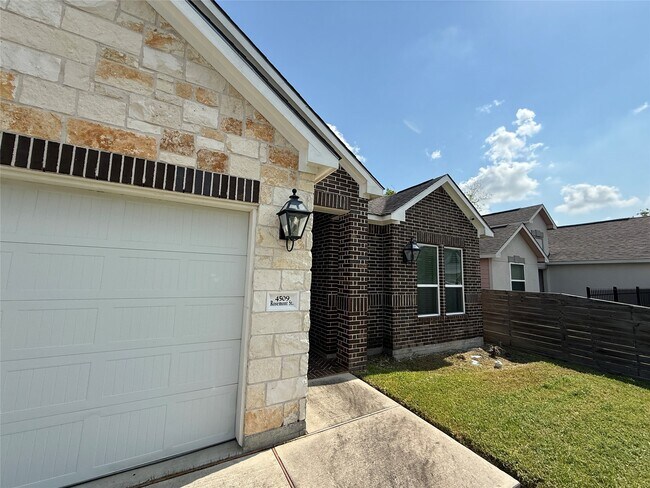 Building Photo - 4509 Rosemont St