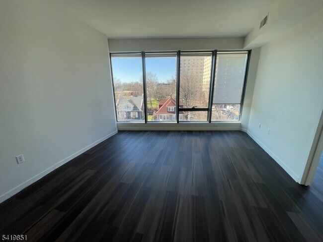 Building Photo - 315 S Harrison St