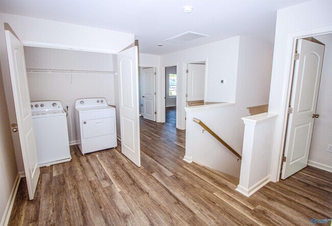 Building Photo - 167 Maple Spg Trl