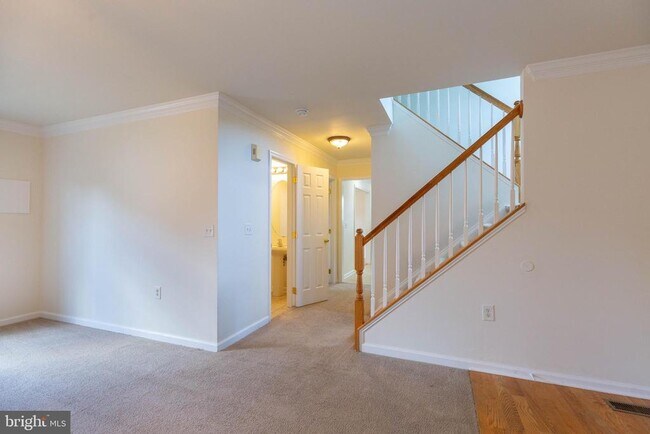 Building Photo - 59 Stork Ln