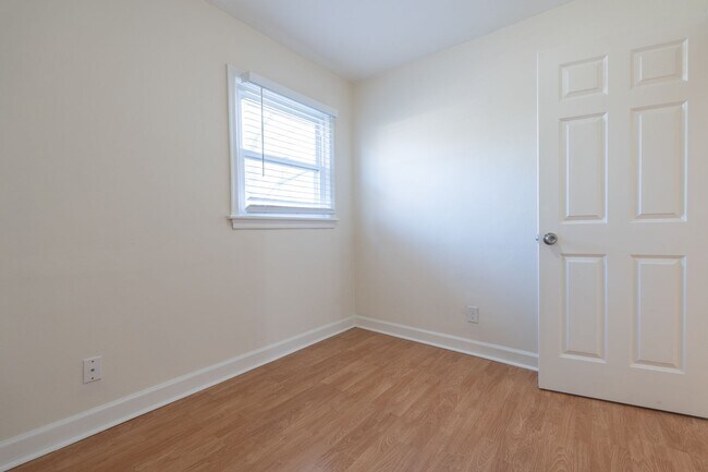 Building Photo - MOVE IN READY 4-bedroom Ranch home nestled in the Heart of Norfolk!