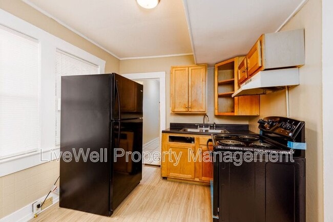 Building Photo - 304 12th St SW