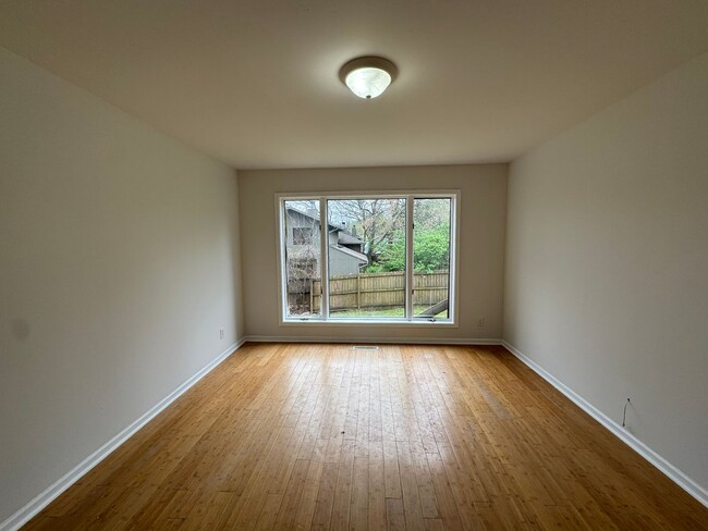 Building Photo - 201- 203 Briarcrest Ct