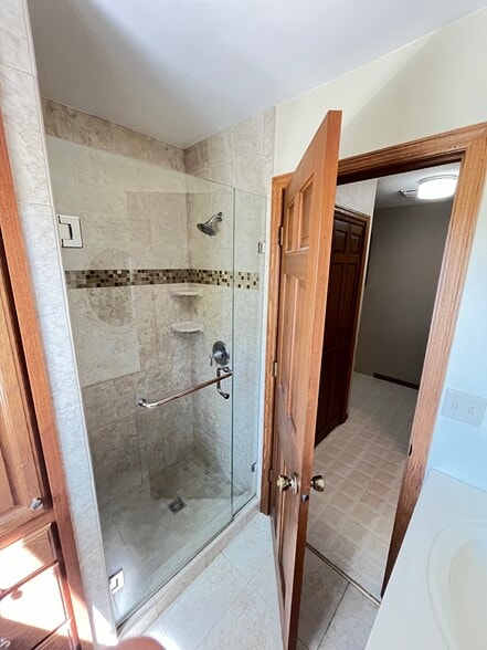Main level bathroom - 203 13th Ct