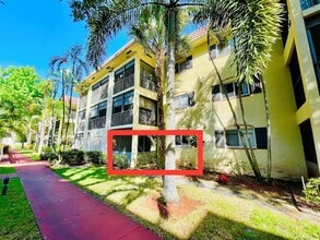 Building Photo - 257 S Cypress Rd