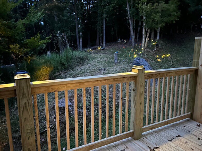 Building Photo - 225 Huckleberry Rd