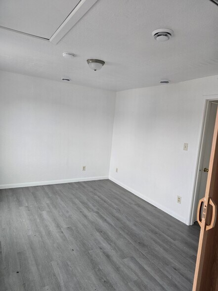 Bedroom - 1508 Woodmont Ave