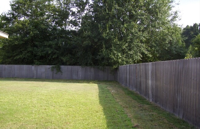 Building Photo - 109 Newport Dr