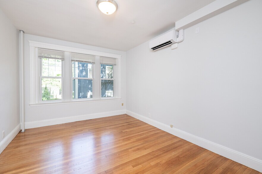 Building Photo - 19A Forest St