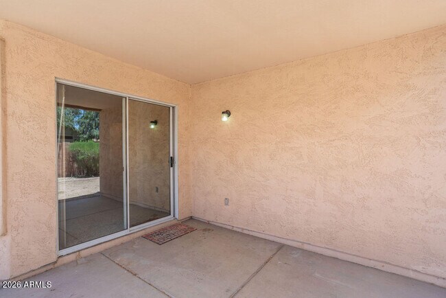 Building Photo - 6762 W Del Mar Ln