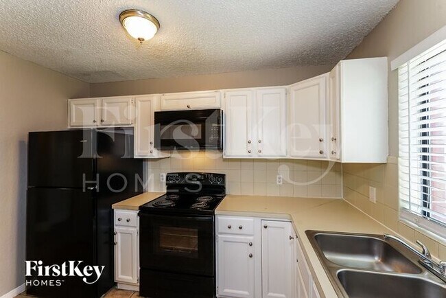 Building Photo - 5334 Riverport Dr