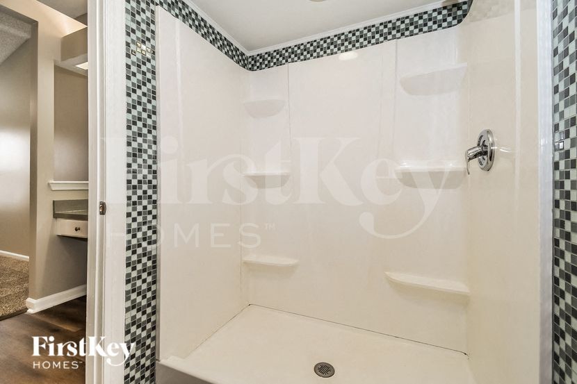 Building Photo - 8533 Moss Pointe Trail N