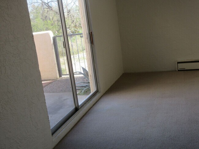 Building Photo - Unfurnished home on acreage
