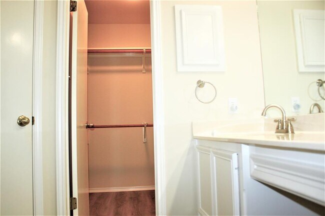 Building Photo - 9026 Brimstone Ln