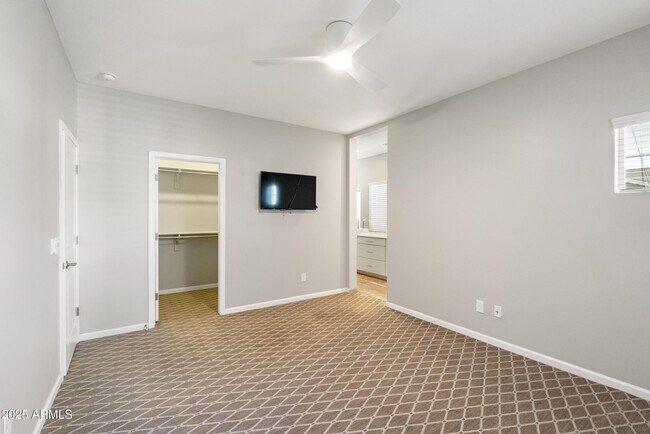 Building Photo - 714 E Boca Raton Rd