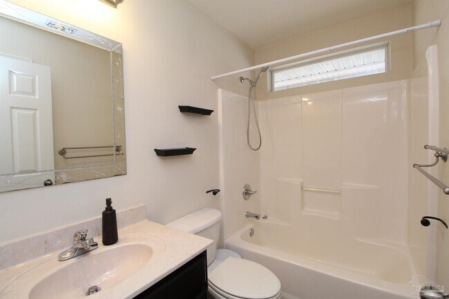 Building Photo - 4150 Oak Pointe Dr