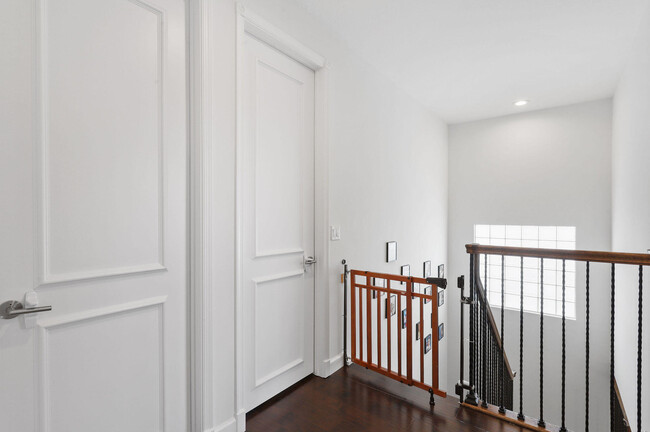 Building Photo - 143 Isle Verde Way