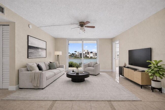 Building Photo - 7540 Bay Island Dr S