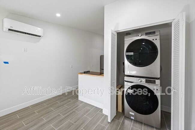 Building Photo - 4011 36th Ct