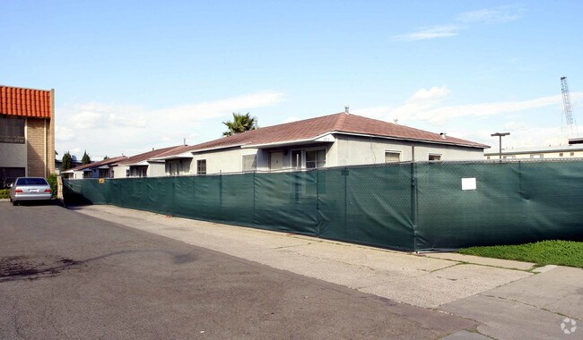 Primary Photo - 385 H St