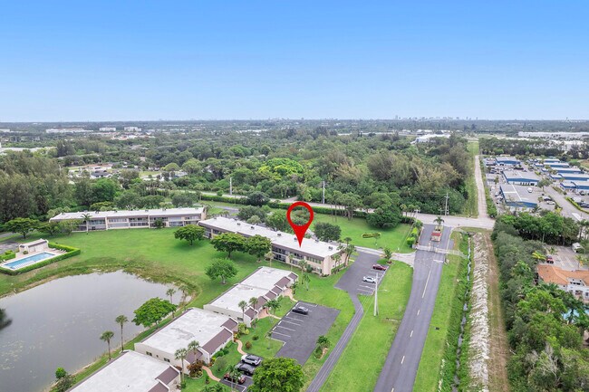 Building Photo - 118 Lake Constance Dr