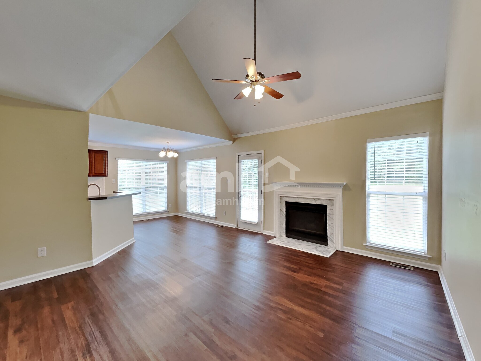 Building Photo - 140 Tennyson Ct
