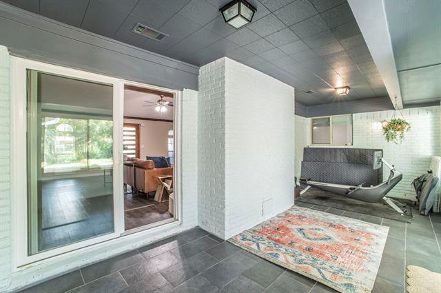 Building Photo - 2605 Briarwood Dr