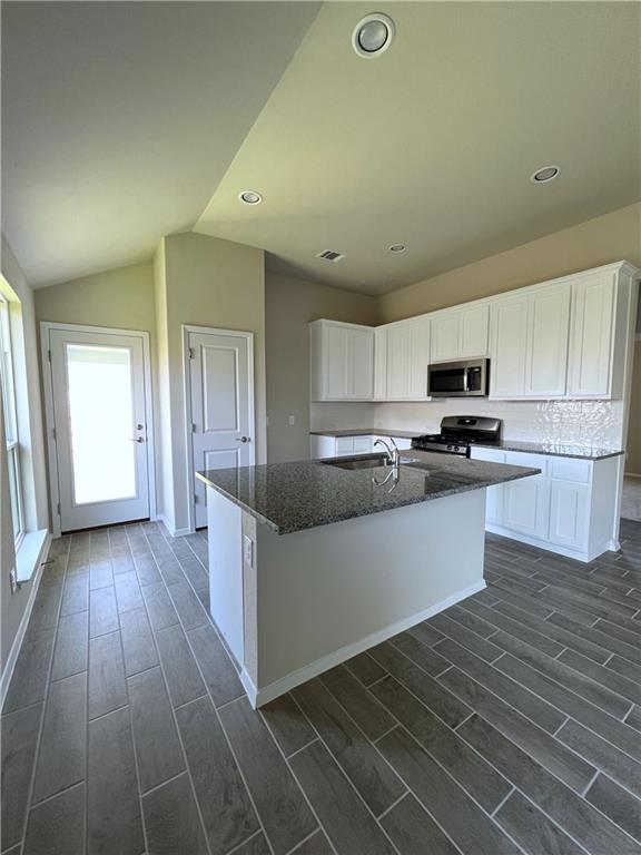 Building Photo - 208 Rollingwood Dr