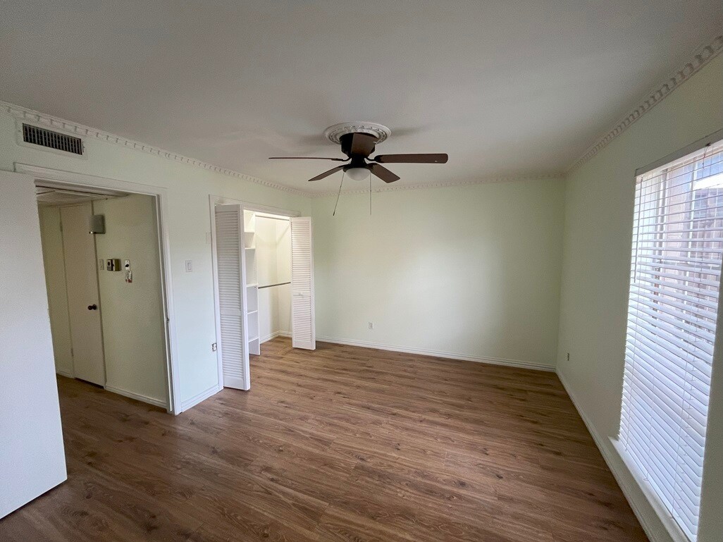 Main Bedroom - 4209 Avondale Ave