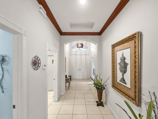 Building Photo - 5058 Glenville Dr