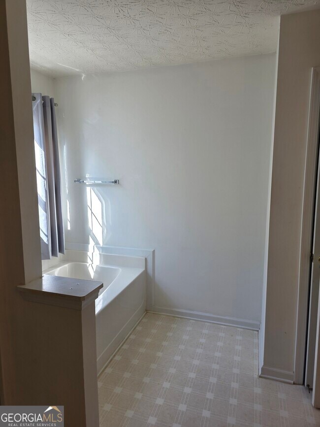 Building Photo - 387 Spring Walk Trce