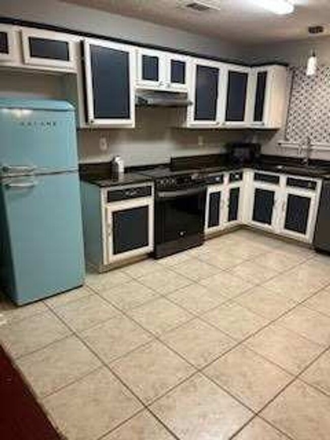 Building Photo - Charming 3BR House in Covington