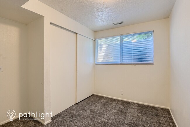 Building Photo - 5291 W Mountain Men Drive, Kearns, UT, 84118