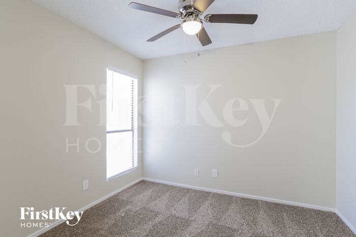 Building Photo - 4161 N Overbrook Dr
